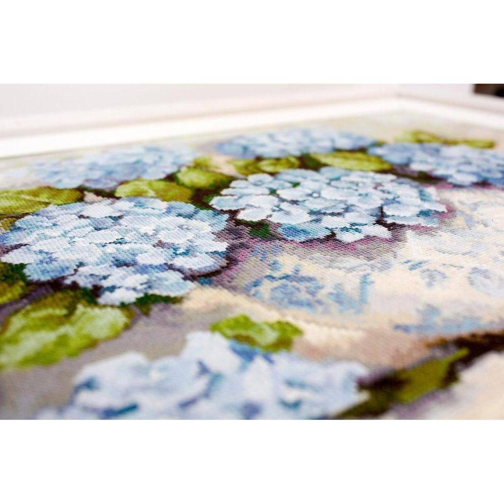 Luca-s Hydrangeas B2328L Counted Cross Stitch Kit